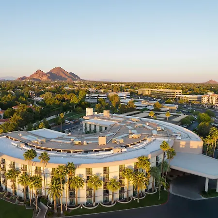 Embassy Suites By Hilton Phoenix Biltmore-2